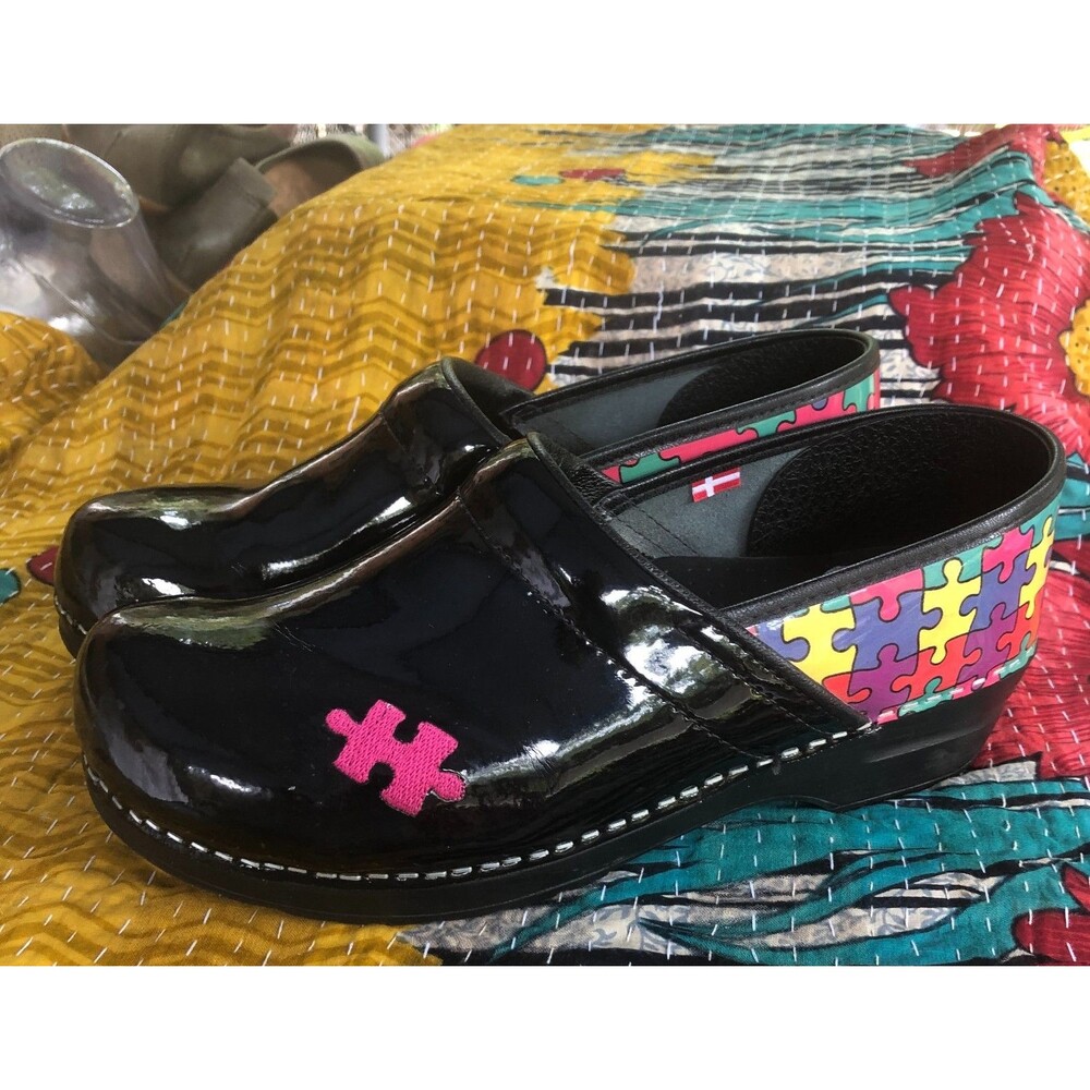 Sanita Puzzle Clogs Size 41 US 9.5-10 Black Patent Leather Multicolor Nearly NEW